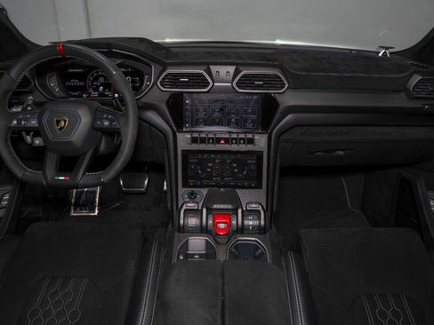 Used 2023 Lamborghini Urus Performante AWD/4WD image 11