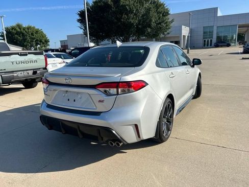 Used 2025 Toyota Corolla SE w/ SE Premium Package FWD image 3