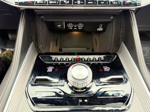 Used 2023 Jeep Grand Wagoneer Series II image 24