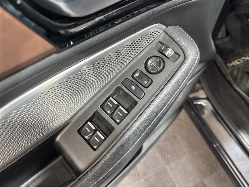 Used 2022 Acura MDX SH-AWD image 35