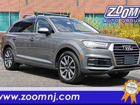 Used 2017 Audi Q7 3.0T Prestige w/ Prestige Package image 1
