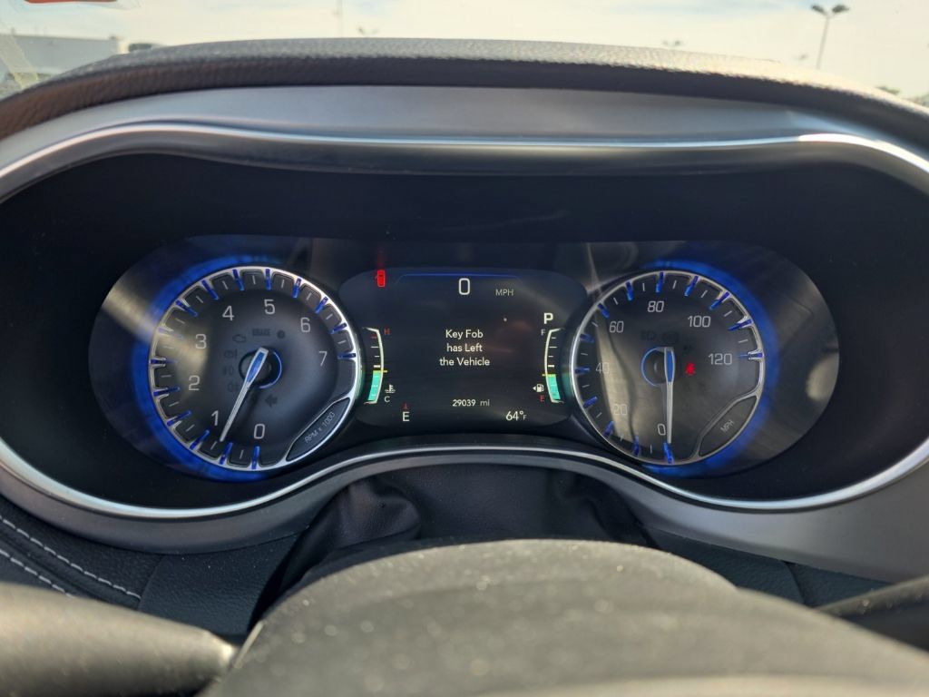 Used 2026 Chrysler Pacifica Limited w/ S Appearance Package FWD image 11