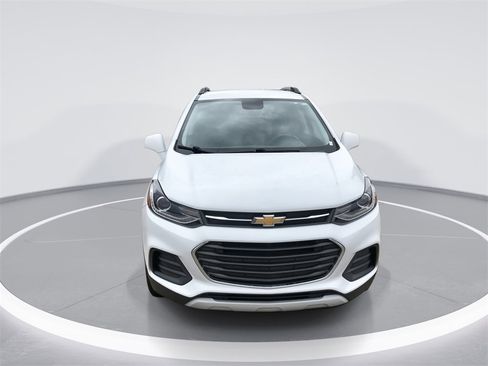 Used 2019 Chevrolet Trax LT w/ LT Convenience Package image 3