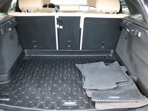 Used 2017 Jaguar F-PACE Prestige image 31