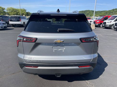 Used 2026 Chevrolet Equinox LT w/ Convenience Package II AWD/4WD image 4