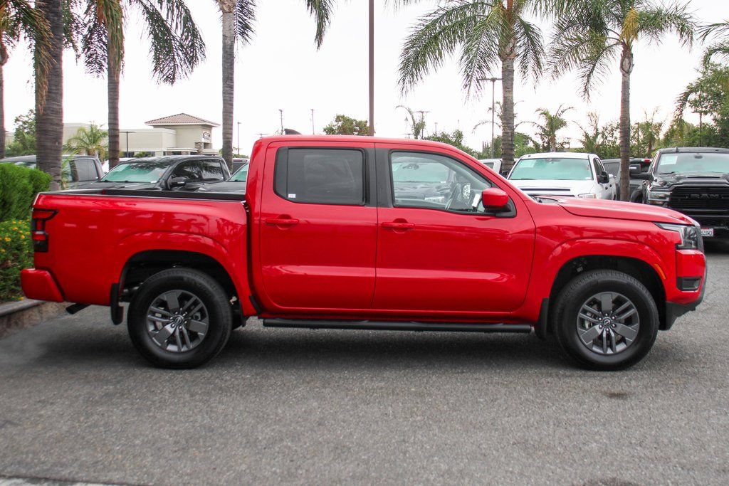 Used 2025 Nissan Frontier SV AWD/4WD image 10