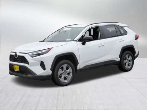 Certified 2025 Toyota RAV4 LE AWD/4WD image 3