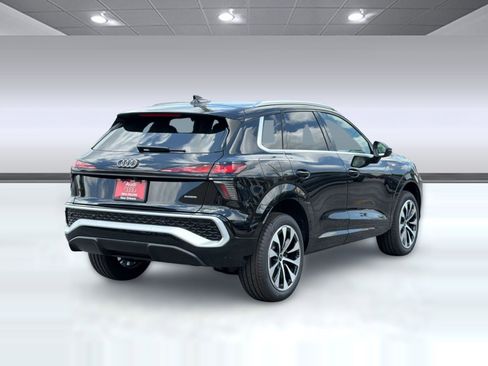 New 2026 Audi Q3 quattro 2.0T AWD/4WD image 9
