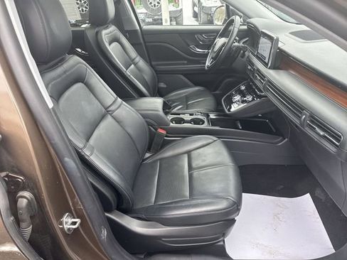 Used 2022 Lincoln Corsair Reserve w/ Sport Package image 28