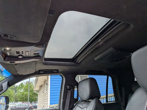 Used 2017 Cadillac Escalade Platinum AWD/4WD image 65
