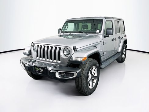 Used 2020 Jeep Wrangler Unlimited Sahara image 3