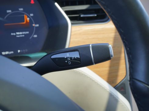 Used 2018 Tesla Model X 75D AWD/4WD image 21
