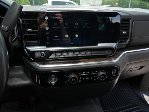 Used 2022 Chevrolet Silverado 1500 LT AWD/4WD image 27