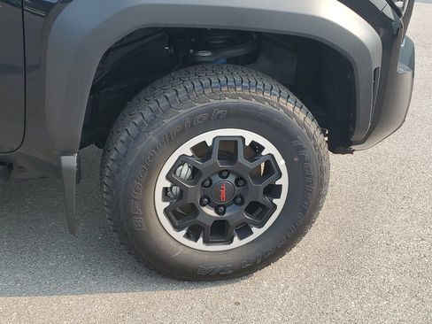 Used 2026 Toyota Tacoma TRD Off-Road AWD/4WD image 6