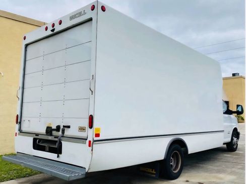 Used 2020 GMC Savana 4500 w/ Power Convenience Package image 7