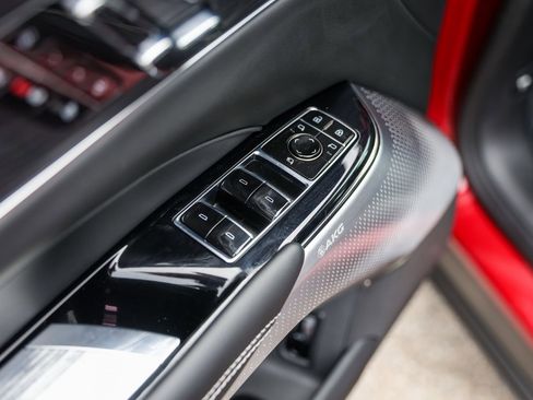 Used 2025 Cadillac Lyriq Luxury image 21