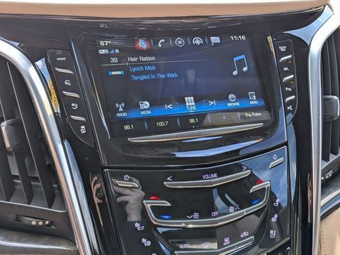 Used 2020 Cadillac Escalade ESV Platinum AWD/4WD image 13