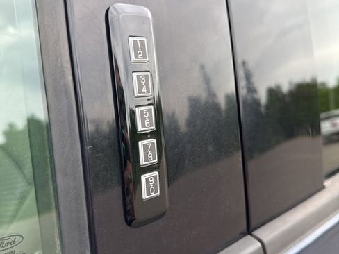 Used 2018 Ford F150 XLT w/ Equipment Group 302A Luxury AWD/4WD image 26