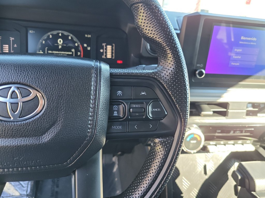 Used 2025 Toyota Tacoma SR5 AWD/4WD image 28