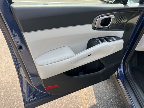 Used 2025 Kia Sorento EX w/ Panoramic Sunroof Package AWD/4WD image 10