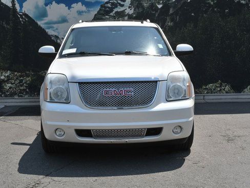 Used 2011 GMC Yukon XL Denali AWD/4WD image 5