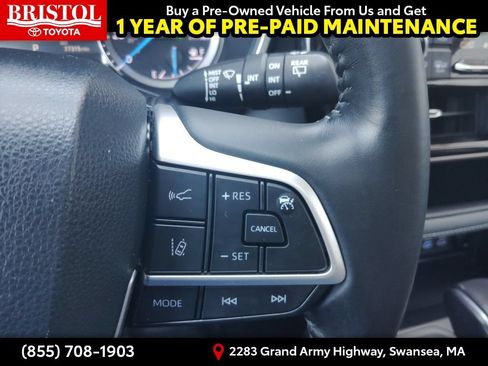 Used 2022 Toyota Highlander XLE AWD/4WD image 34