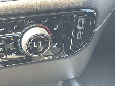 Used 2022 Chevrolet Silverado 1500 LT image 21