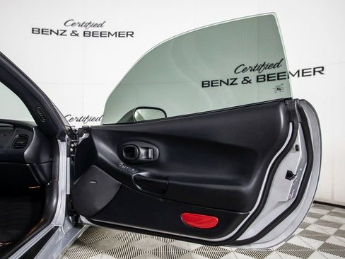 Used 1999 Chevrolet Corvette Base w/ Performance Handling Pkg image 15