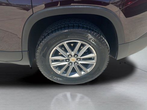 Used 2023 Chevrolet Traverse LT FWD image 24