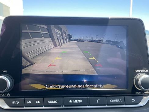 Used 2025 Nissan Rogue SV AWD/4WD image 17