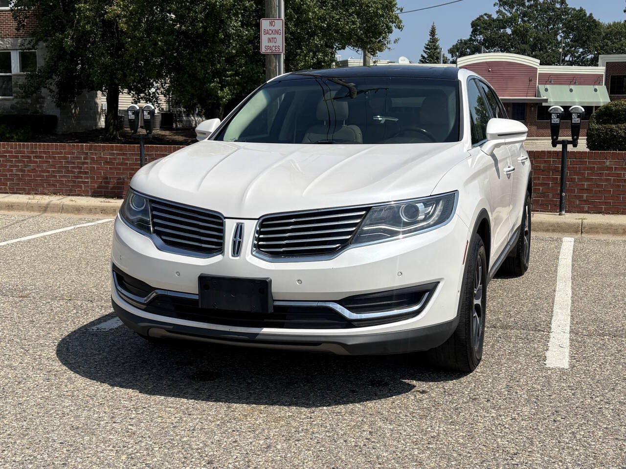 Used 2016 Lincoln MKX Reserve w/ Technology Package AWD/4WD image 3