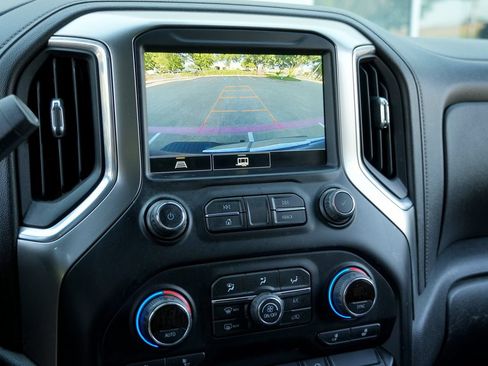 Used 2021 Chevrolet Silverado 1500 LT Trail Boss w/ Convenience Package II AWD/4WD image 9