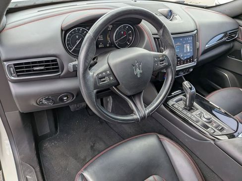 Used 2021 Maserati Levante image 10