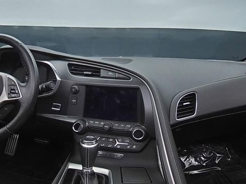 Used 2017 Chevrolet Corvette Stingray Coupe RWD image 18
