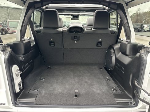 Used 2025 Jeep Wrangler Sahara w/ Safety Group image 21