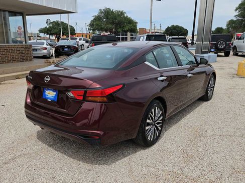 Used 2025 Nissan Altima 2.5 SV FWD image 8