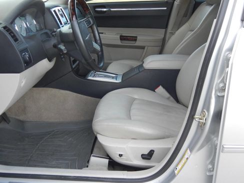 Used 2007 Chrysler 300 C RWD image 27