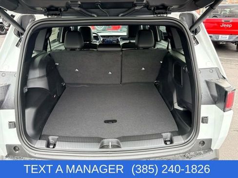 New 2026 Jeep Cherokee Overland image 5