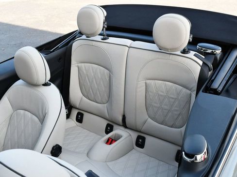 Used 2023 MINI Cooper S w/ Signature Upholstery Package FWD image 15