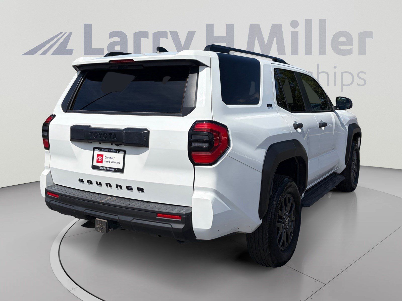 Used 2025 Toyota 4Runner SR5 AWD/4WD image 5