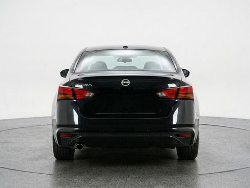 Used 2025 Nissan Altima 2.5 SV FWD image 7