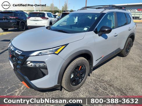 Used 2026 Nissan Rogue SV AWD/4WD image 4