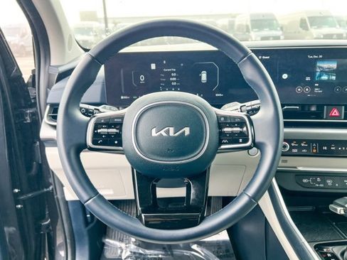 Used 2025 Kia Carnival SX image 22