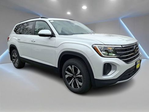 New 2026 Volkswagen Atlas SE image 2