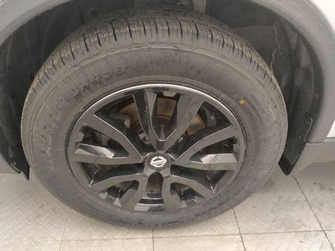 Used 2019 Nissan Rogue SV AWD/4WD image 31