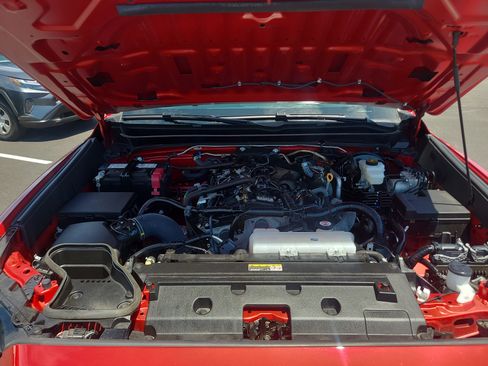 Certified 2025 Toyota Tacoma SR w/ SR Upgrade Package AWD/4WD image 31
