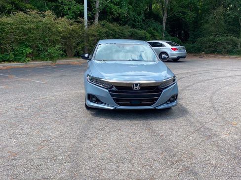 Used 2021 Honda Accord Sport image 2