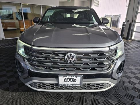 Used 2024 Volkswagen Atlas Cross Sport SE image 9
