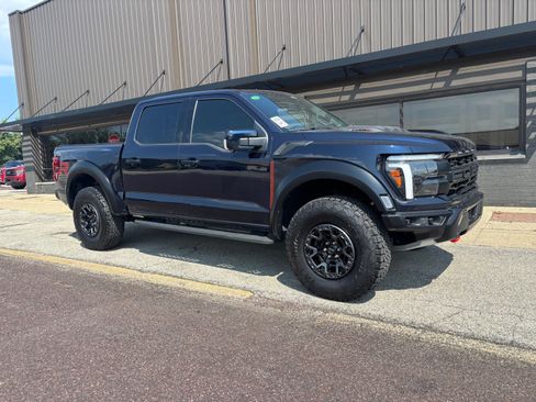 Used 2025 Ford F150 Raptor w/ Equipment Group 803A Raptor R AWD/4WD image 3