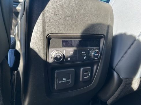 Used 2024 Buick Enclave Premium image 43